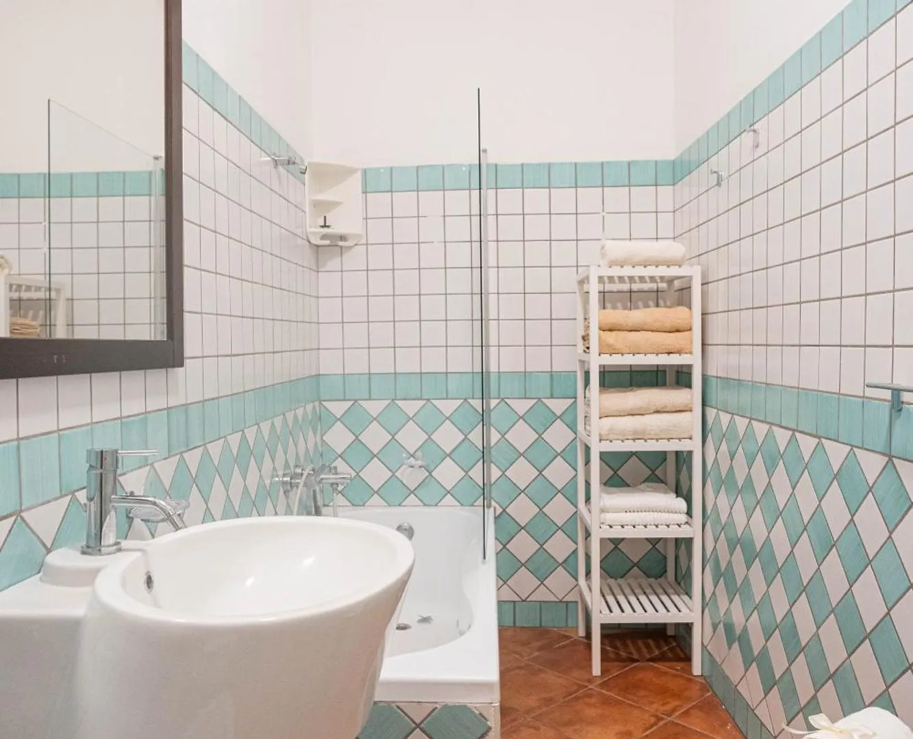 Lavika Apartment Katánie